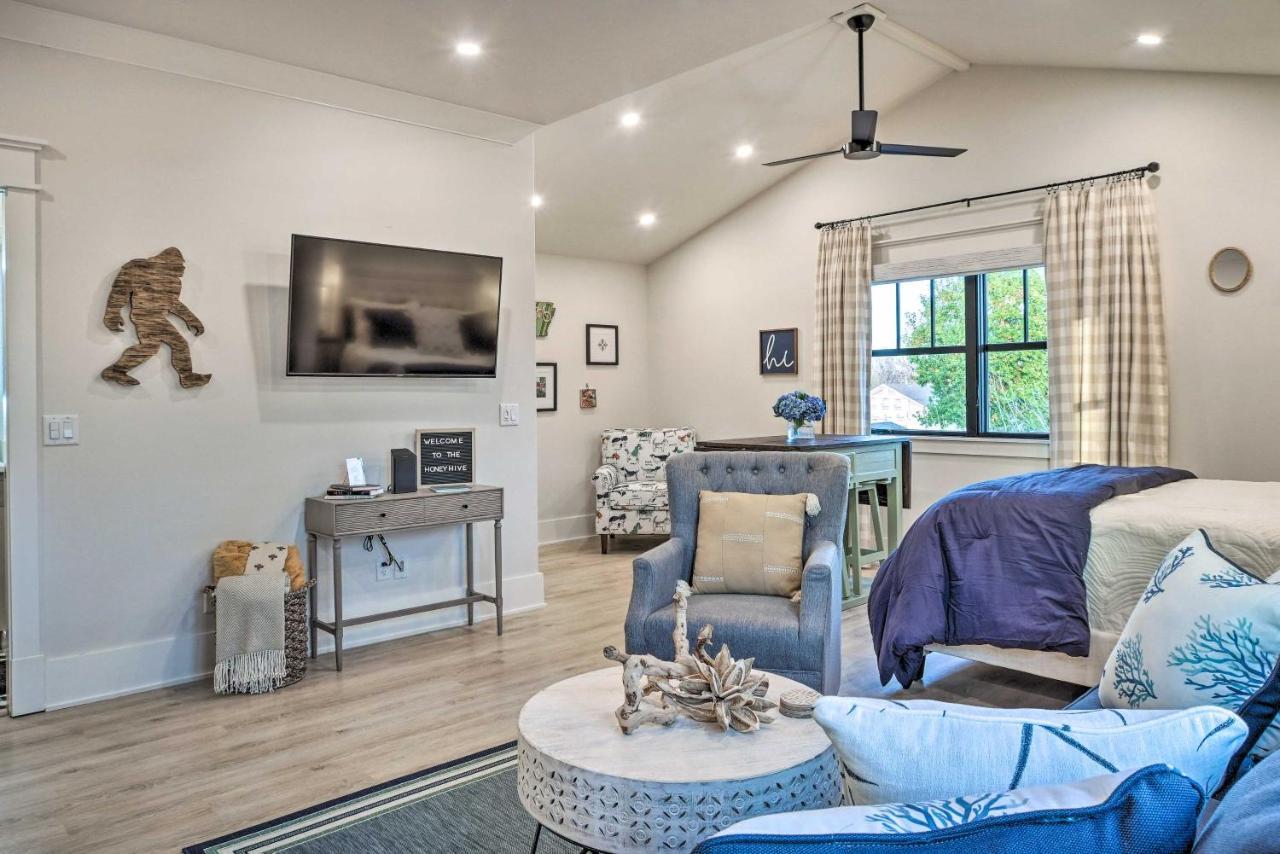 Airy Bentonville Studio Less Than 1 Mile To City Square! Exterior photo